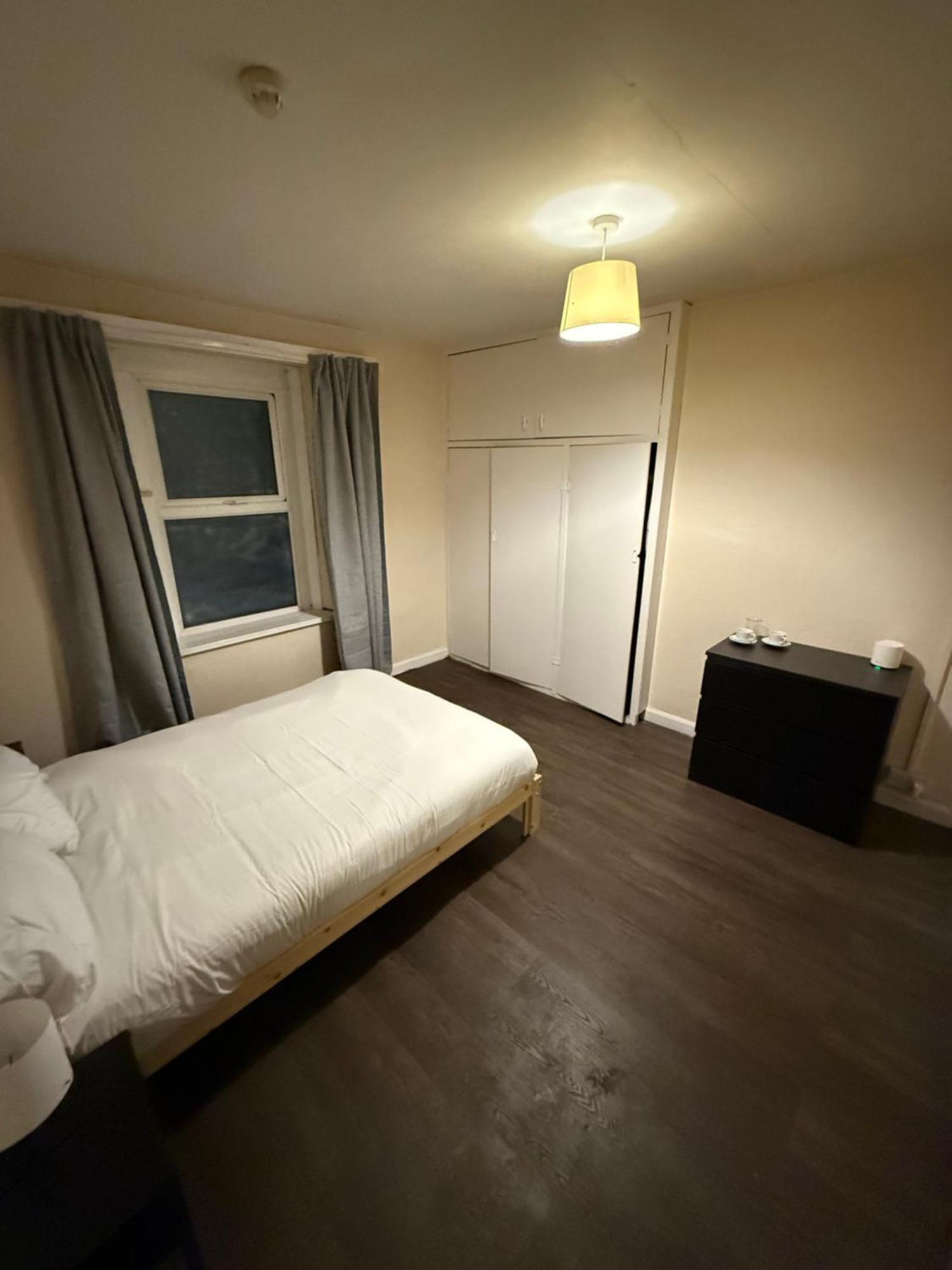 The Phoenix Inn Newport  Ngoại thất bức ảnh